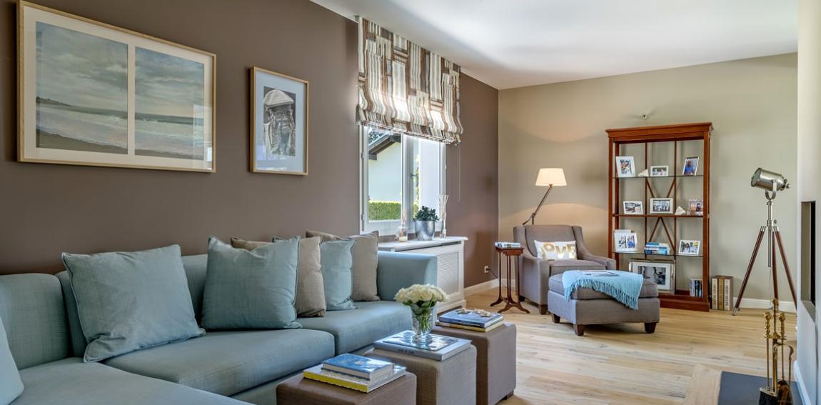 Charming house for sale with views on Lake Geneva.