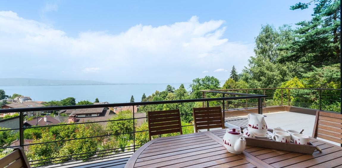 lake view Evian house