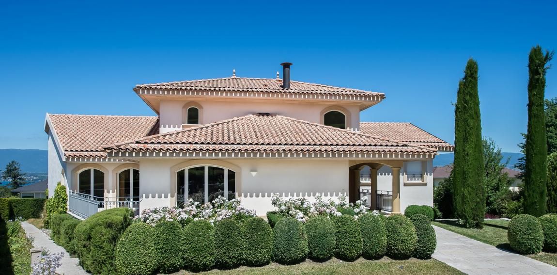 Lake Geneva mansion in Messery