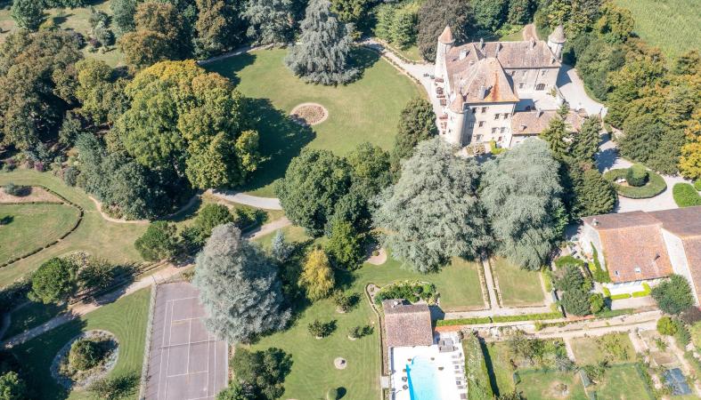 France Geneva domain golf wealth